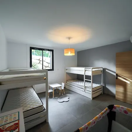 Tres Belle A Avec Piscine Chauffee