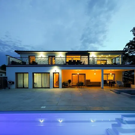 Tres Belle A Avec Piscine Chauffee Villa *