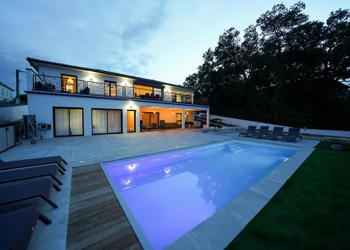 Βίλα Tres Belle A Avec Piscine Chauffee Ghisonaccia