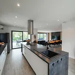 Très Belle à Avec Piscine Chauffée