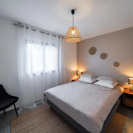 Très Belle à Avec Piscine Chauffée Ghisonaccia