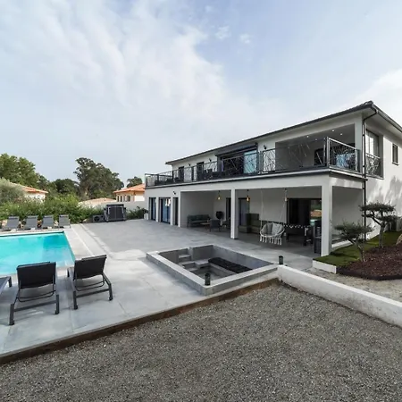 Très Belle à Avec Piscine Chauffée Ghisonaccia