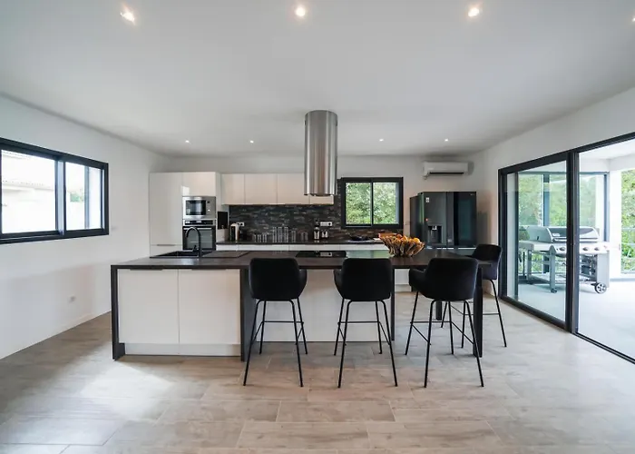 Villa Tres Belle A Avec Piscine Chauffee