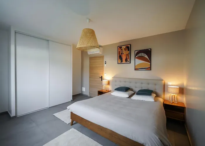 Tres Belle A Avec Piscine Chauffee Ghisonaccia