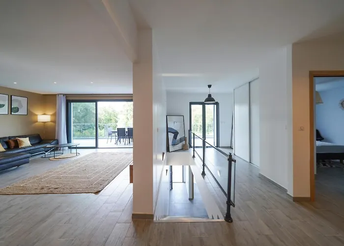 Très Belle à Avec Piscine Chauffée Villa Ghisonaccia