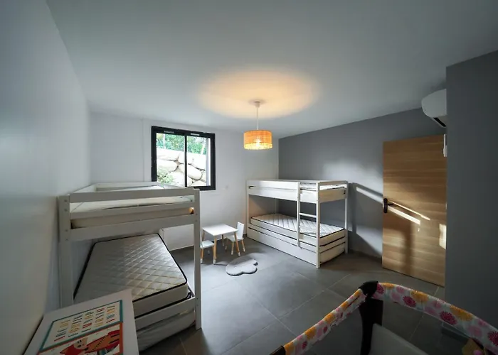 Très Belle à Avec Piscine Chauffée