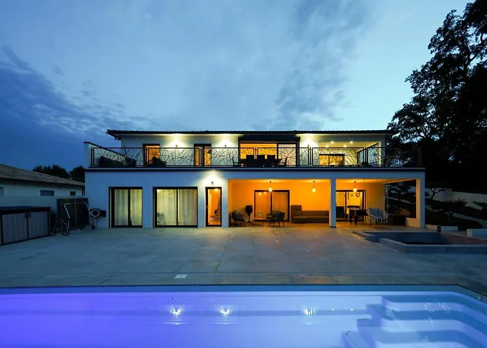 Très Belle à Avec Piscine Chauffée Villa *