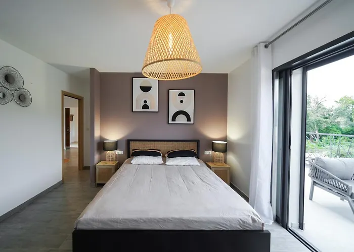 Tres Belle A Avec Piscine Chauffee Villa Ghisonaccia